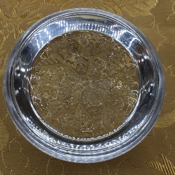 Crystal France clear glass domed Snowflake paperweight art glass preowned. - Picture 3 of 7